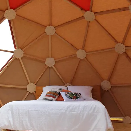 Luxury tent L'attrape Reve Insolite Saint-Vincent-de-Barres